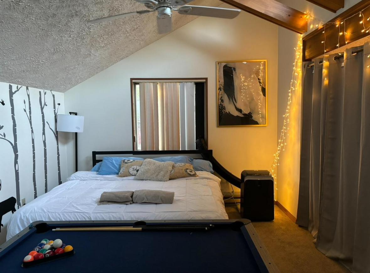 Ambiance - King Bed Cabin, Jetted-Tub & Fireplace Tobyhanna Exterior foto